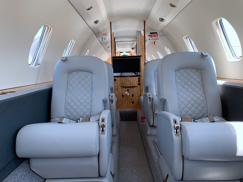 Cessna Citation Excel - Seats 16g dynamically certified seats meeting TSO-C127.jpg